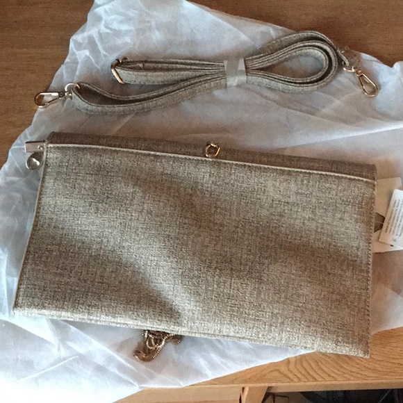 NWT Envelope Clutch Wristlet Gold Chain & Tassel - Picture 2 of 4